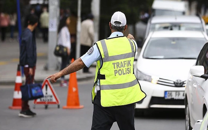 Egzoz muayenelerini yaptırmayan araç sahiplerine yüklü miktarda para cezası yolda! 1 Ocakta yürürlüğe giriyor