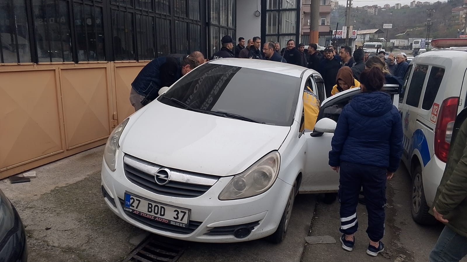 Zonguldak'ta sır dolu ölüm: Bir kişi otomobilin içinde ölü bulundu!