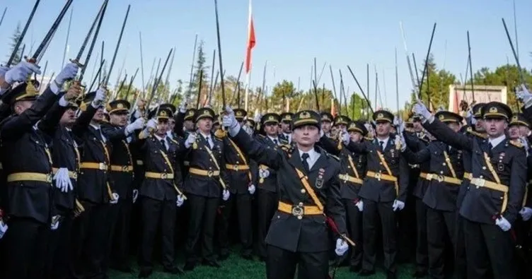 Son dakika! MSB o, kararı onayladı: 5 Teğmen TSK'dan ihraç edildi!