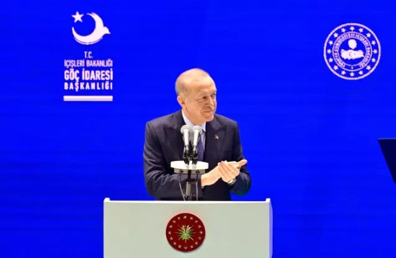 Erdoğan, Türkiye'deki göçmen sayısını açıkladı: Göçmen sayımız günden güne azalmaktadır...