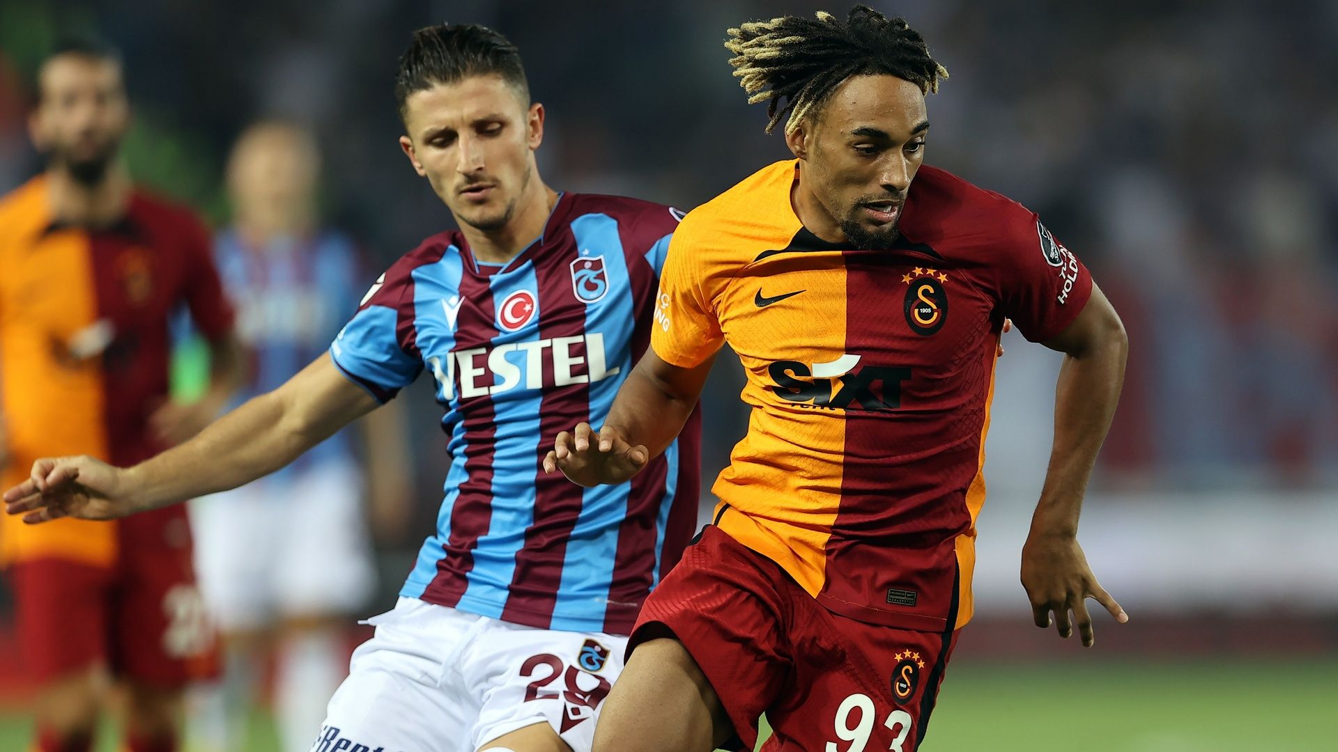 TFF duyurdu: Süper Lig'deki Trabzonspor-Galatasaray maçının tarihi belli oldu!