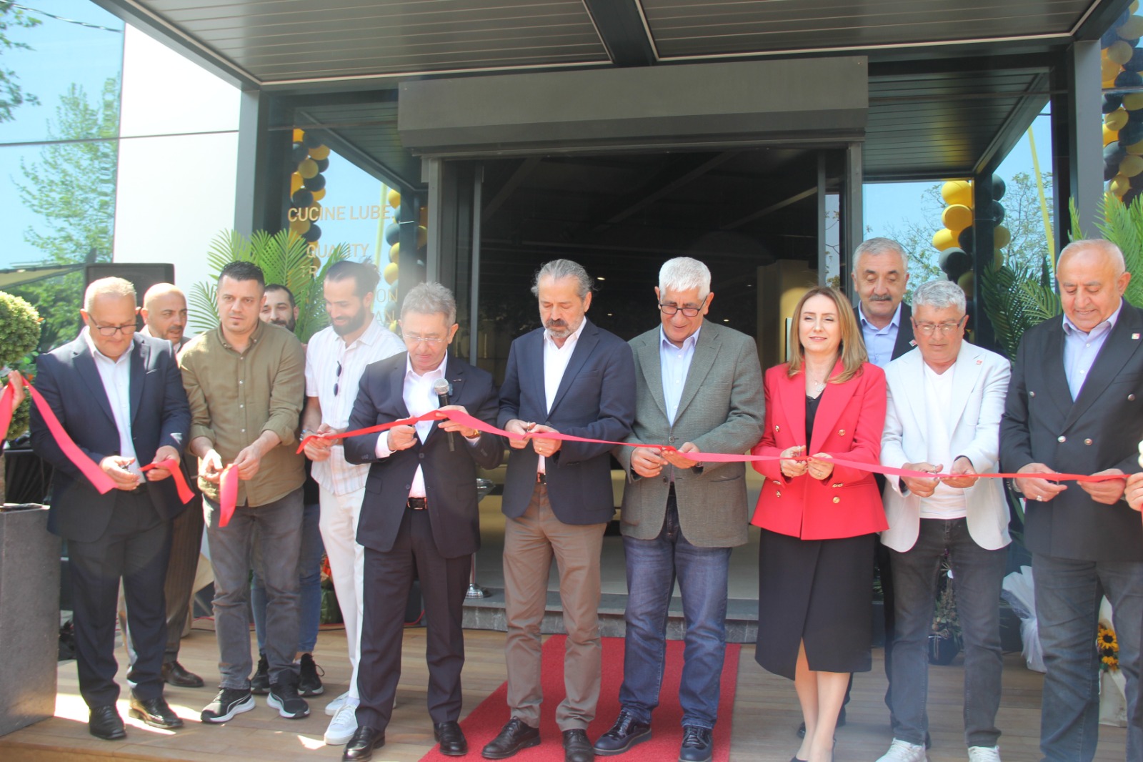 Özel mimari tasarım ve yaratıcılığın adresi Vielin Design, Tuzla mağazası yoğun katılımla açıldı