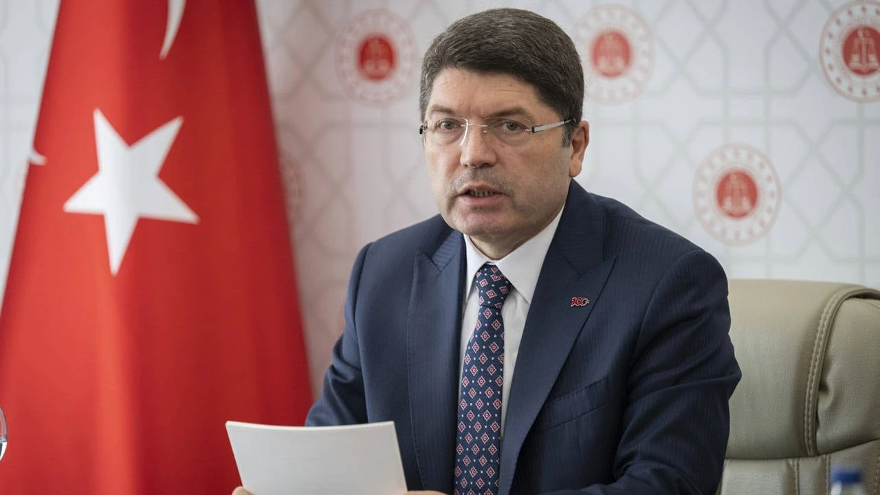 Bakan Tunç 10'uncu Yargı Paketi'ndeki detayları açıkladı: 1 yıl ceza alan da hapis yatacak! İşte detaylar...