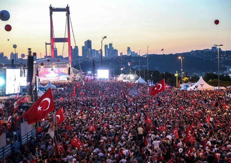 15 Temmuz 2025 resmi tatil mi? Hangi kurumlar kapalı olacak, işte ayrıntılar...