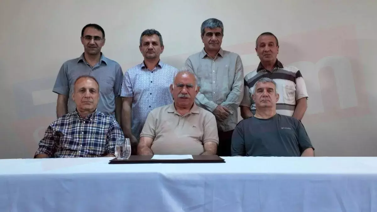 Öcalan'ın yazdığı yeni metin paylaşıldı: PKK'ya önemli çağrı!