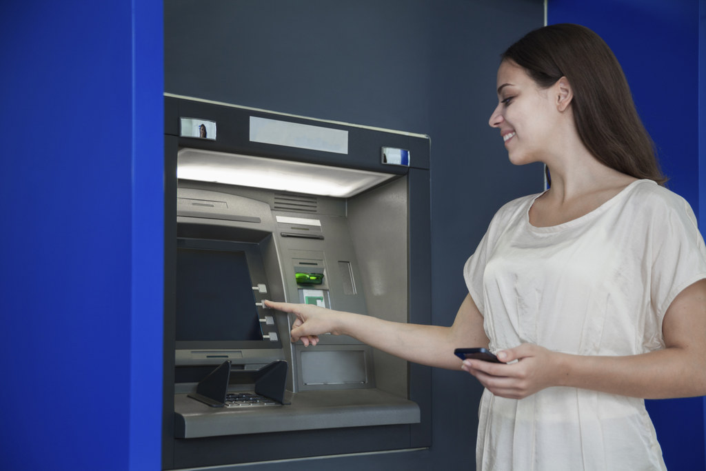 ATM kullanıcıları dikkat ekrana uyarı gelecek: Pazartesinden itibaren yürürlüğe giriyor!