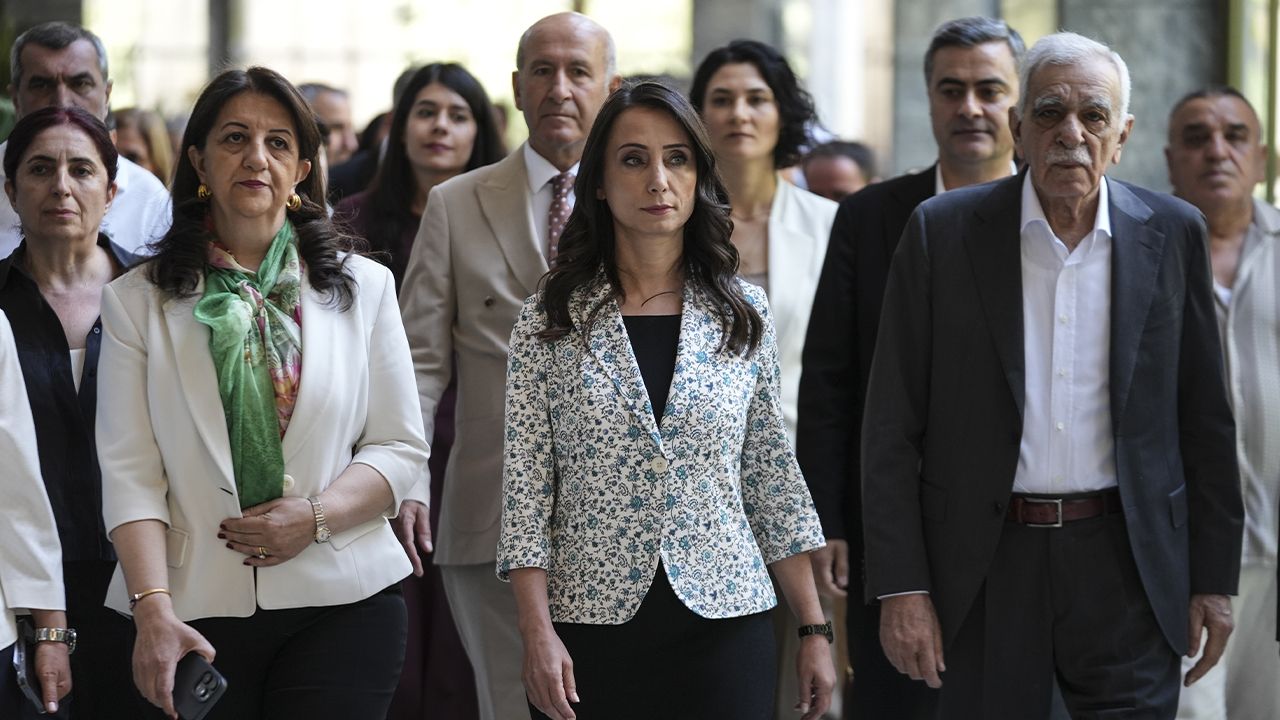 DEM Parti'nin ismi değişiyor mu? İşte dikkat çeken yenilikle ilgili detaylar...