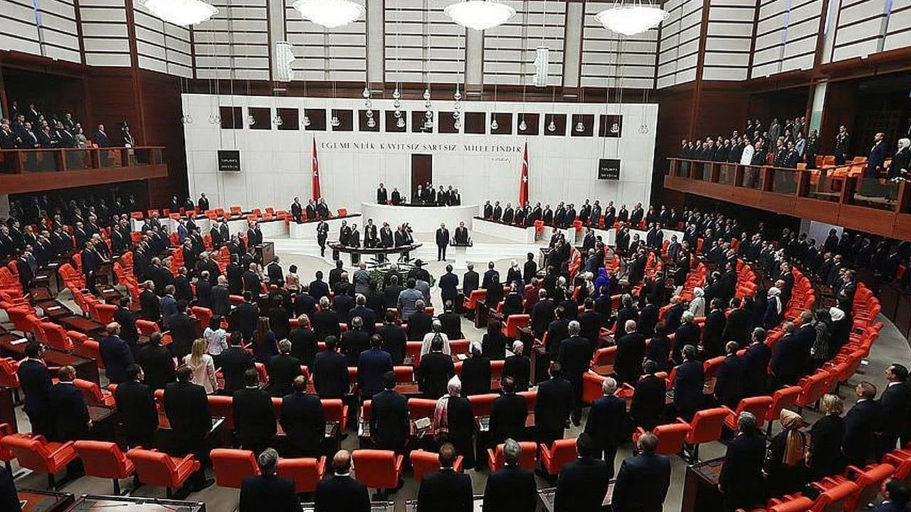 Son dakika: AK Parti'nin Meclis komisyonunda yer alacak isimleri açıkladı: İşte 21 ismin listesi...