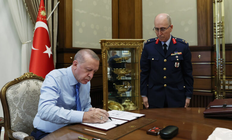 2025 Yaş kararları açıklandı! İşte TSK'nın yeni komuta kademesi: Terfi alanlar ve emekliye sevk edilenler