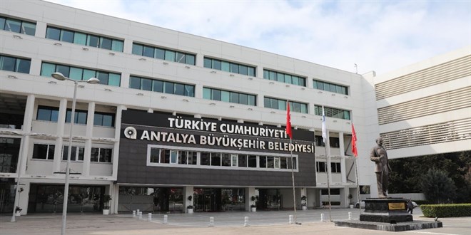 Bir yolsuzluk operasyonu daha: Antalya Büyükşehir Belediyesi'nde 17 kişi gözaltına alındı!