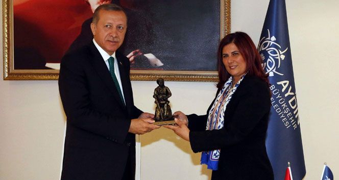 Özlem Çerçioğlu AK Partiye mi katılıyor? Özlem Çerçioğlu kimdir, nerelidir, CHP'den neden istifa ediyor?