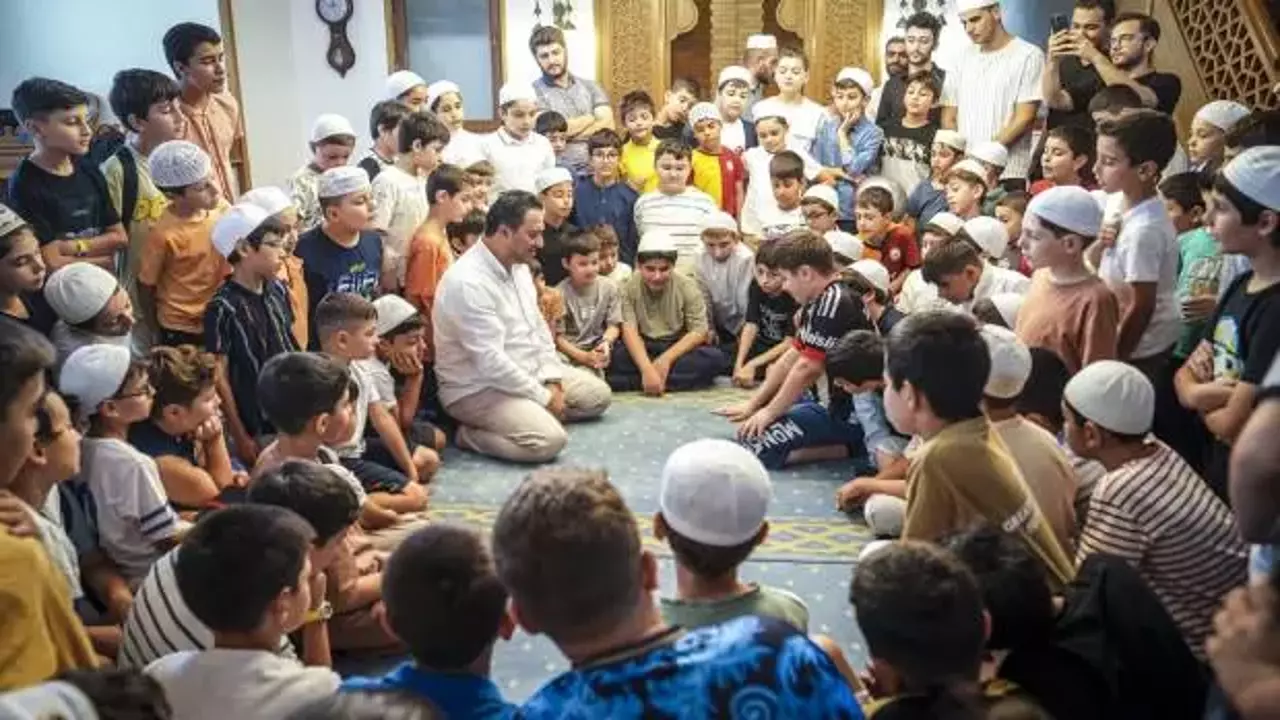 Yaz Kur'an kursları doldu taştı: 250 binden fazla öğrenci katıldı!