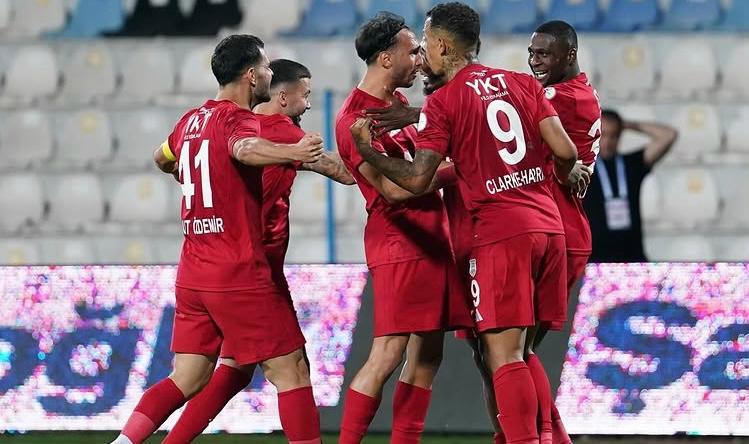 Pendikspor Erzurum'da mucizeyi gerçekleştirdi