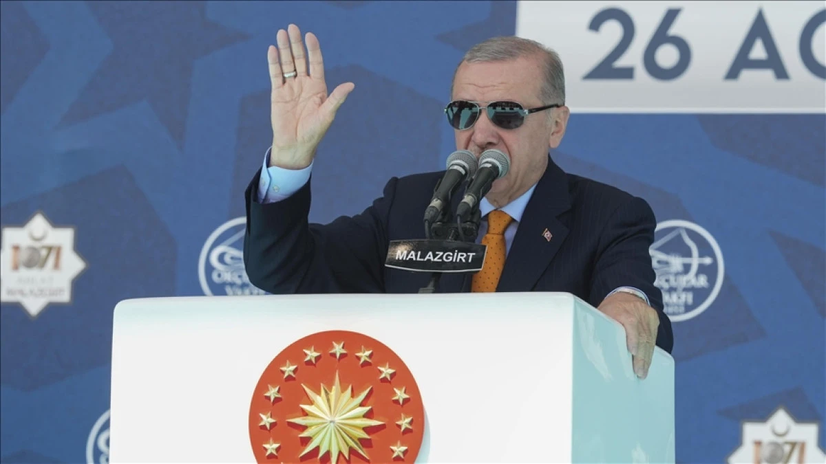 Terörist YPG ve destekçilerine Malazgirt'ten kılıçlı mesaj: 27 Ağustos 2025 gazete manşetleri