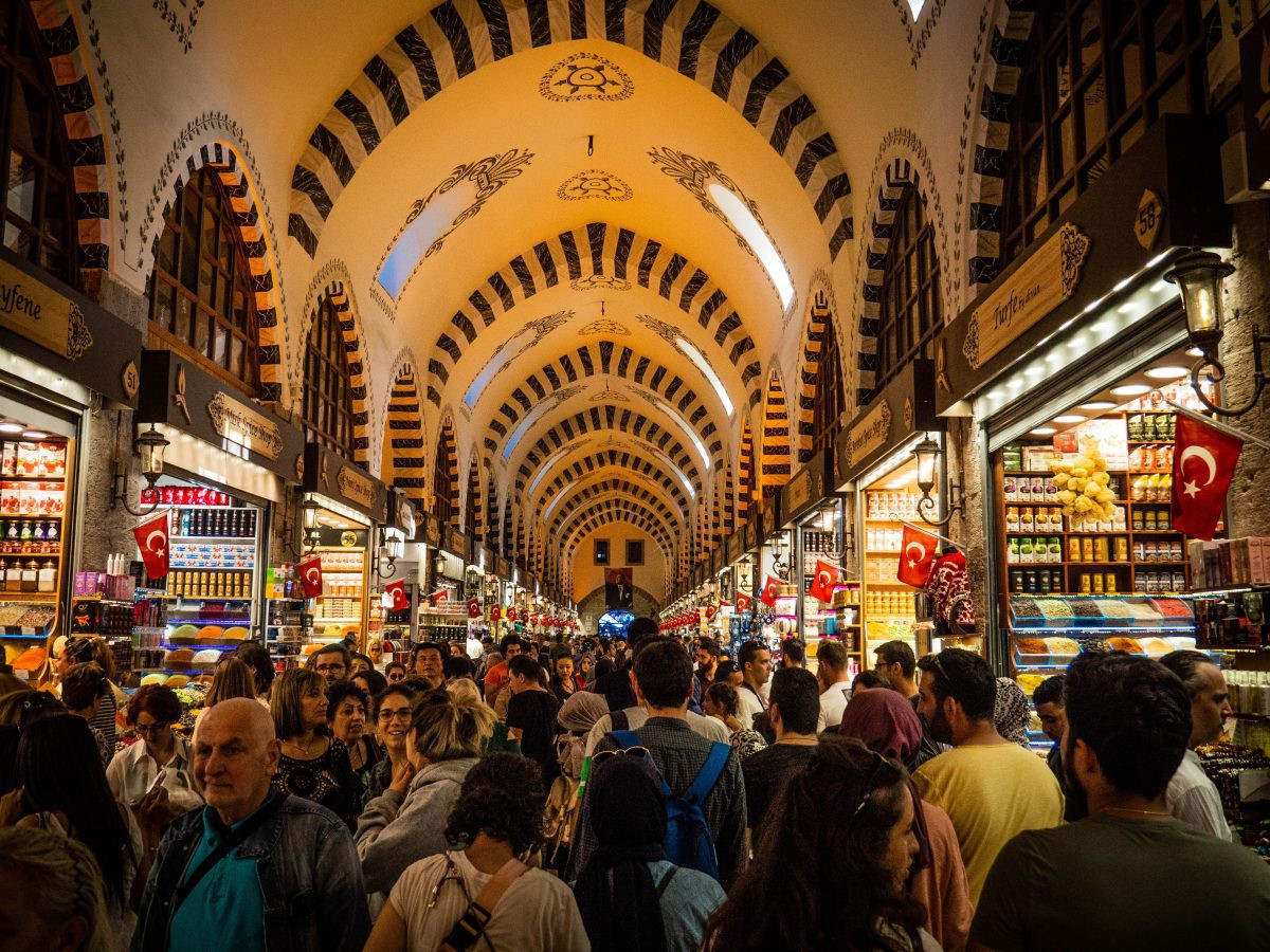 Kapalıçarşı'da hareketli dakikalar: Kaçak Pırlanta Operasyonunda 40 kişi gözaltına alındı!