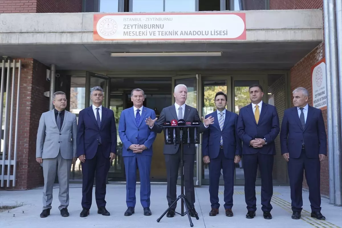 İstanbul Valiliği duyurdu: Pazartesi günü önemli değişiklik, okullar saat kaçta açılacak! İşte, 2025-2026 Eğitim Öğretim yılı takvimi...