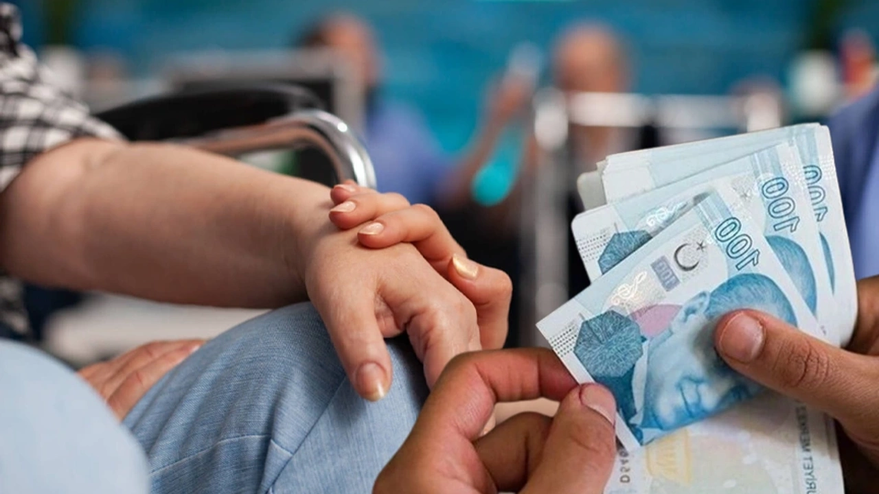 Bakanlık duyurdu: Evde Bakım Yardımı ödemeleri hak sahiplerinin hesaplarına yatırıldı!