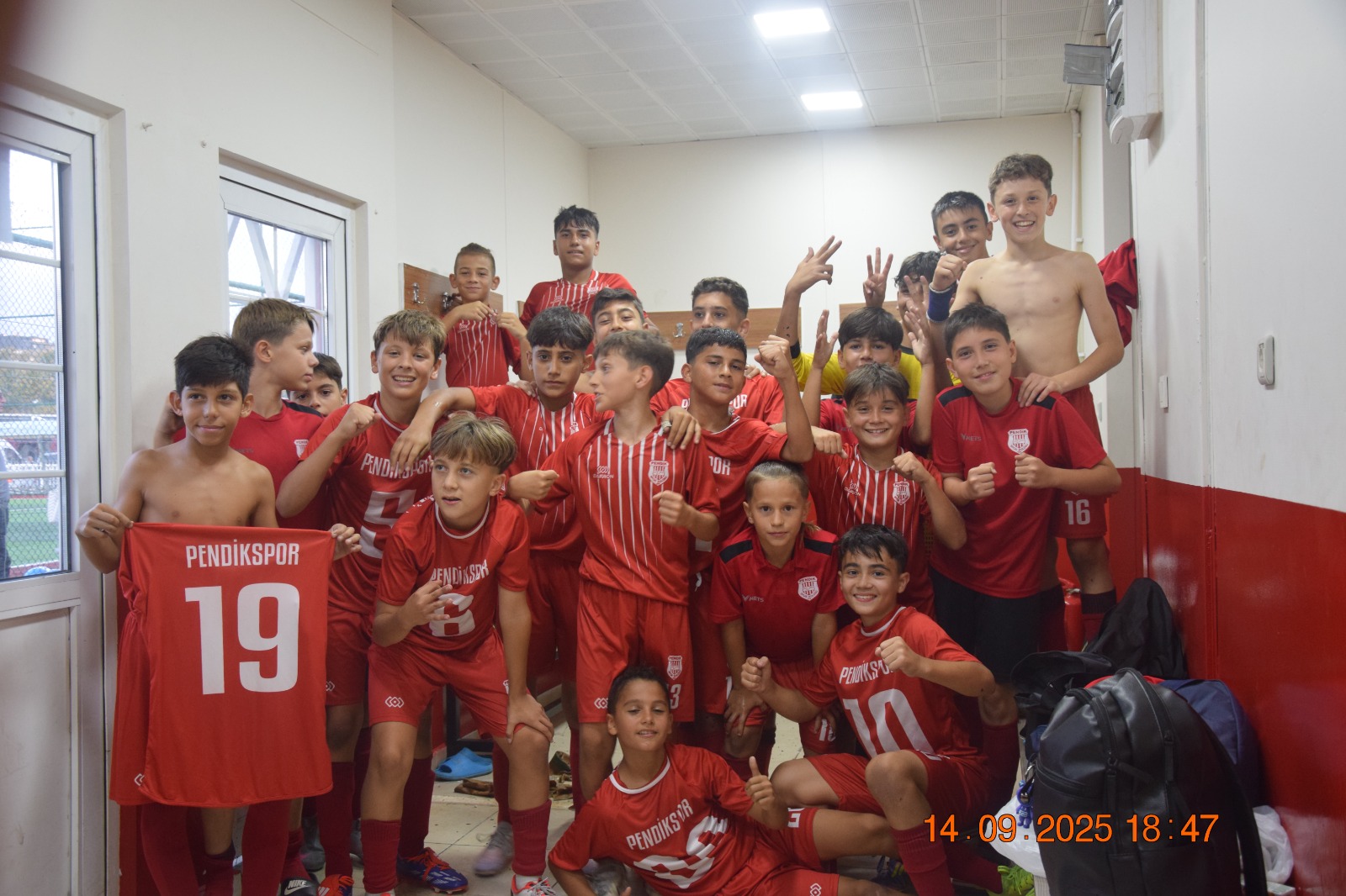 Pendikspor altyapısı başarılara doymuyor! Pendik U-13 elit cup şampiyonu Pendikspor oldu