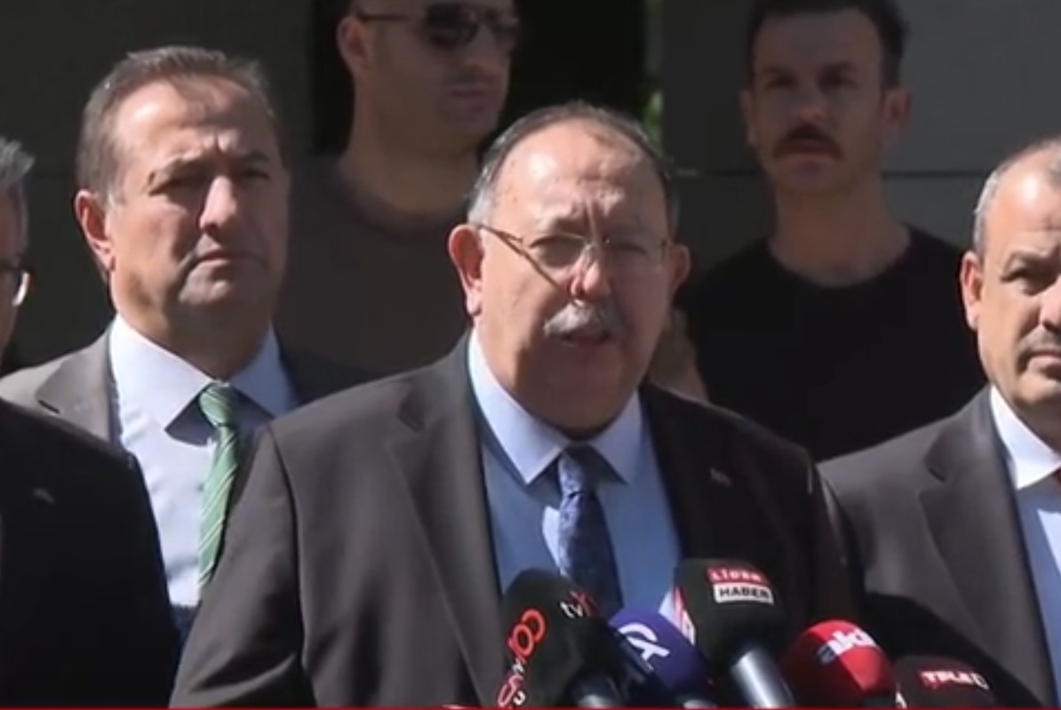 CHP'de kongre çıkmazı: Mahkeme kongreye dur dedi, YSK İstanbul Kongresi devam dedi!