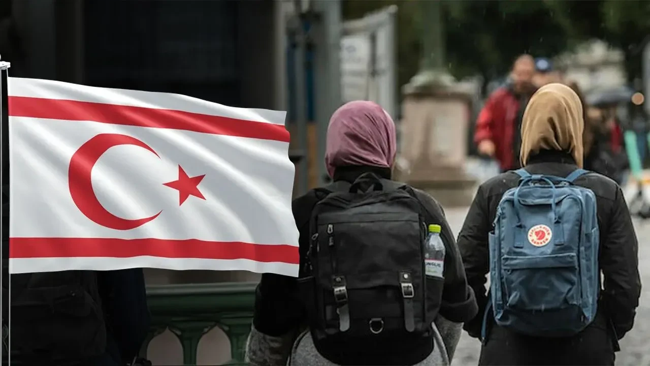 KKTC'de liselerde başörtüsü yeniden yasaklanıyor mu? Serbest bırakılan tüzüğü Anayasa Mahkemesi iptal etti!