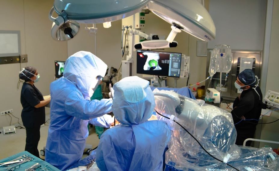 Pendik Bölge Hastenesi bilgilendiriyor: Robotik diz protezi nedir? İyileşme süreci ve avantajları nelerdir?