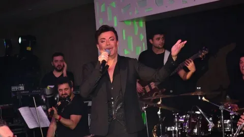 Fatih Ürek'in durumu kötü: Dostları ve sevenleri hastaneye akın etti!