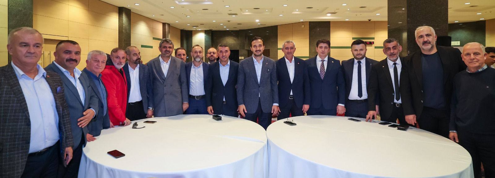 AK Parti İstanbul Muhtarlar Günü’ne özel program düzenledi