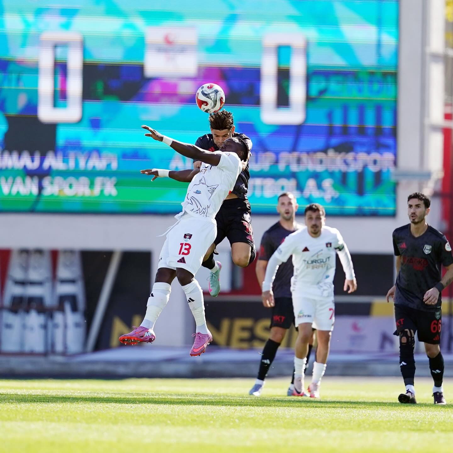 Pendikspor ile Vanspor deplasman maçını 1-1 berabere bitirdi!