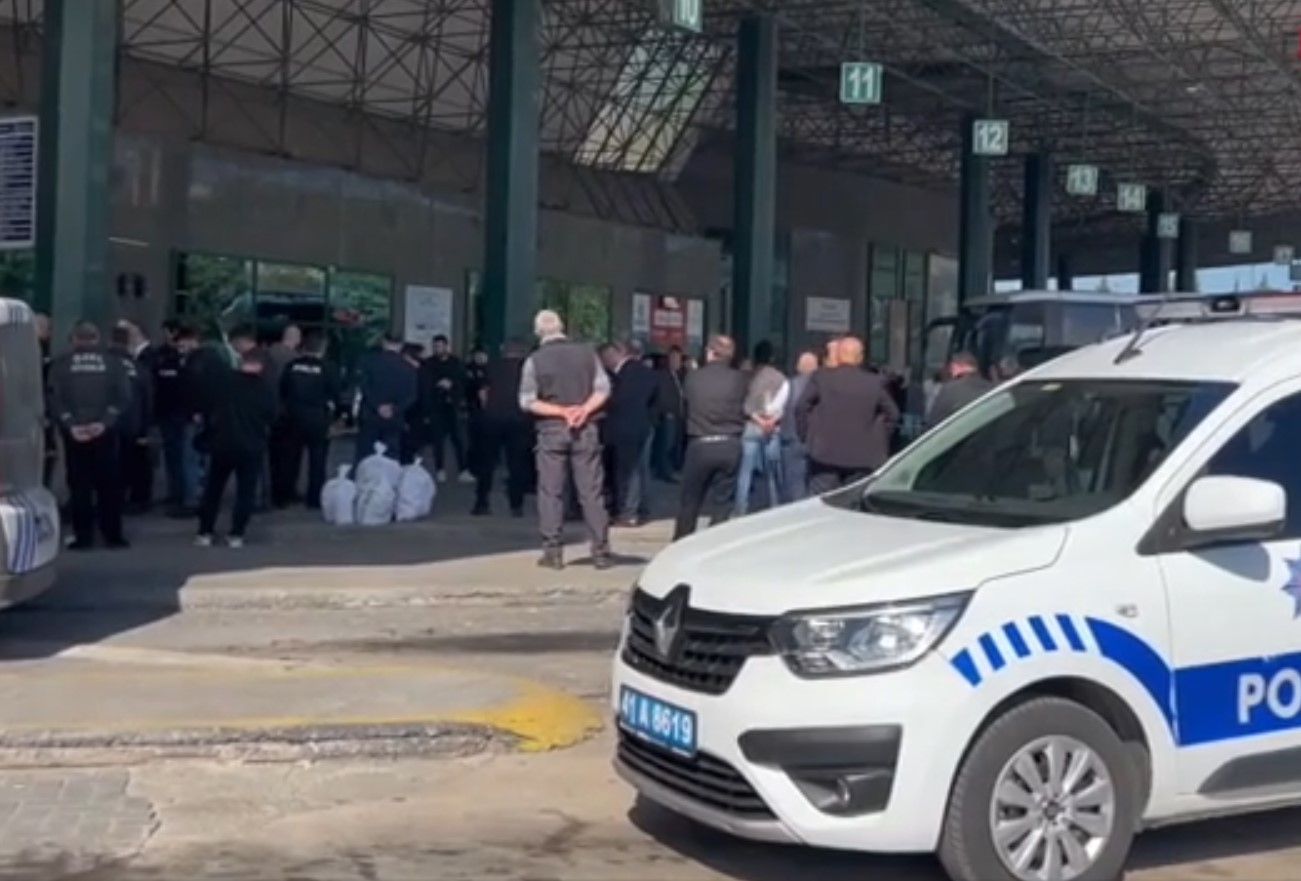 Kocaeli otogarında hareketli dakikalar: Bir uzman çavuş silahıyla dehşet saçtı!