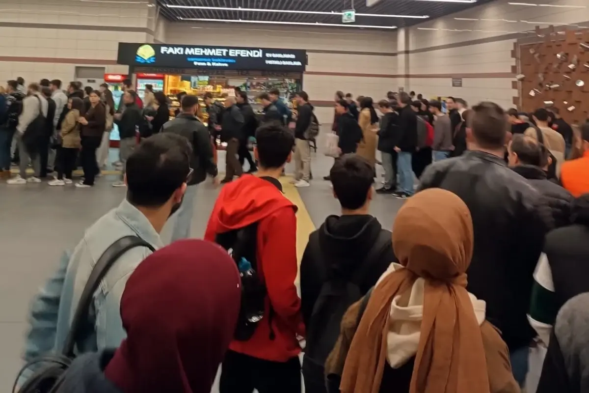 Vatandaştan İBB'ye isyan bayrağı: Uzayan kuyruk çileye dönüştü!