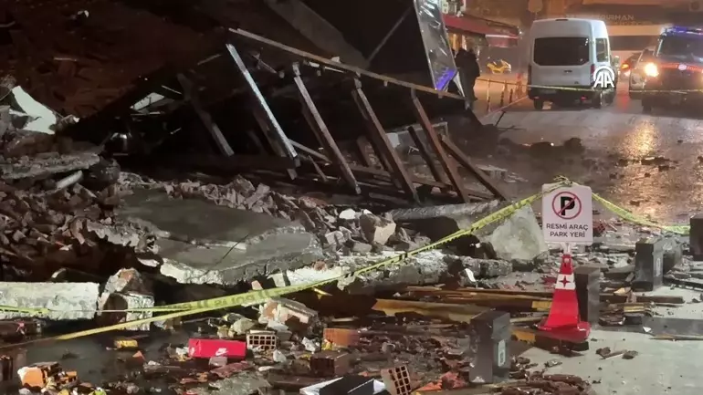 6.1 Sındırgı depremi sonrası depremin etkileri gün ağırınca ortaya çıktı