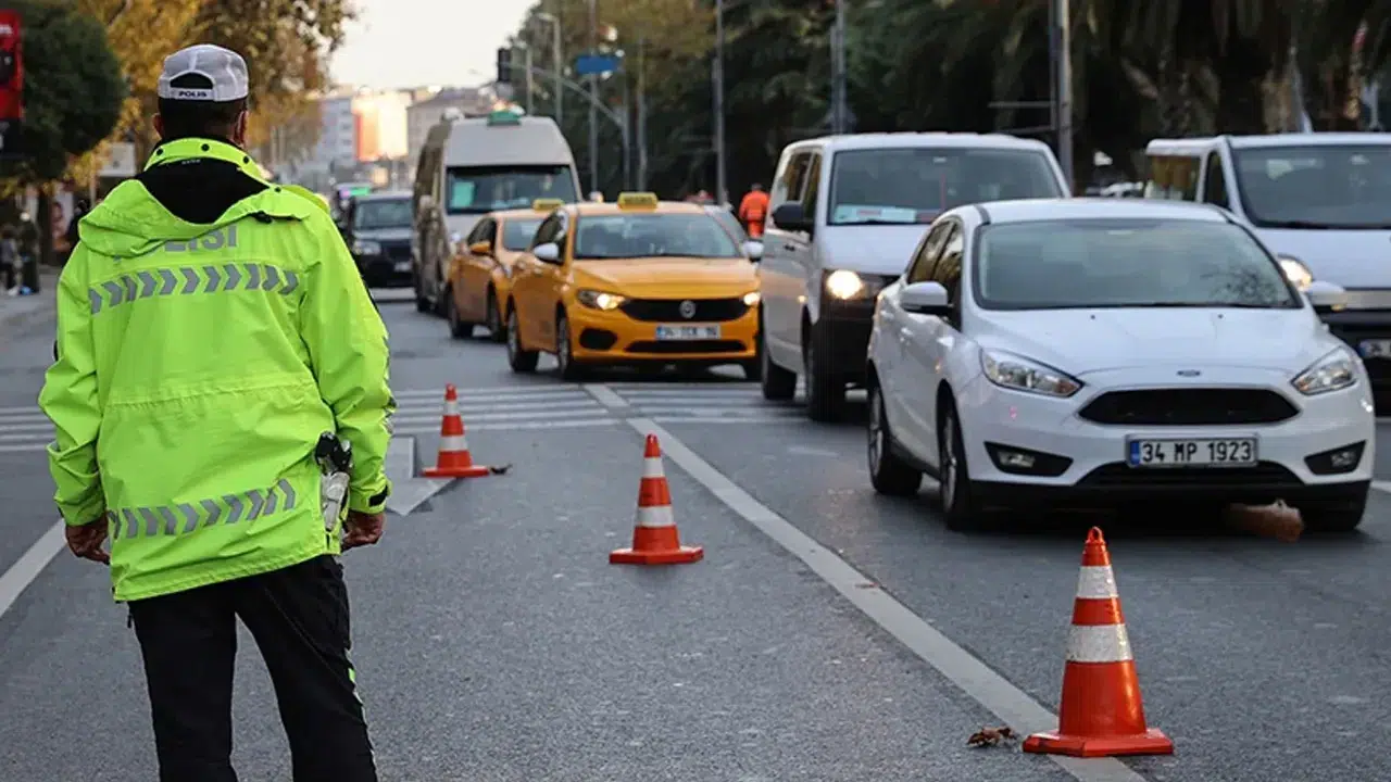 İşte, İstanbul'da yarın trafiğe kapalı ve açık olacak yollar