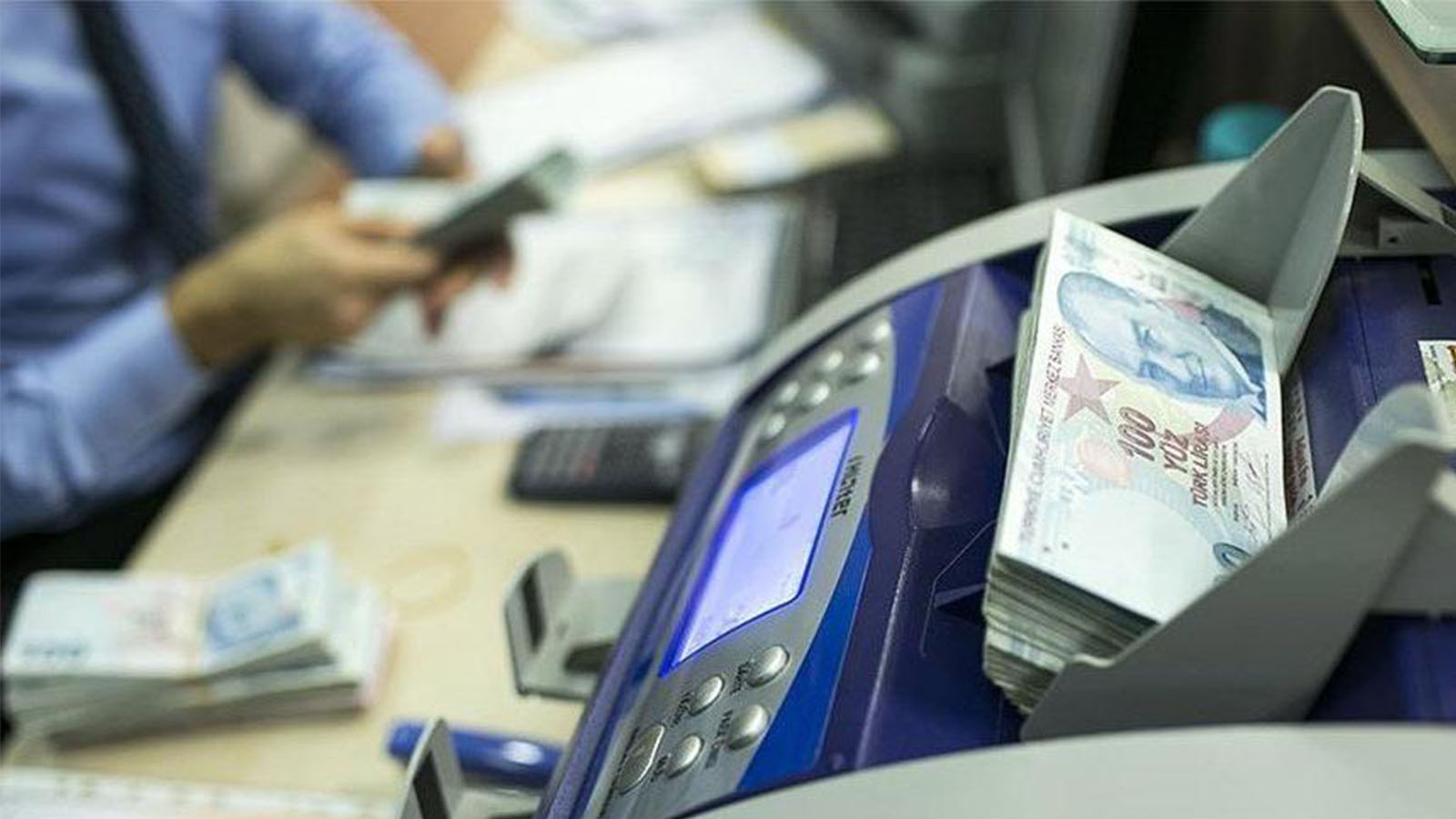 Son dakika... O bankaya, tefecilik operasyonu: 3 şüpheli gözaltına alındı!