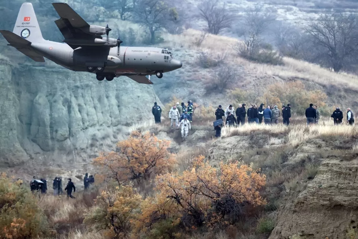 Nakliye uçağı neden düştü? Emekli pilot albay açıkladı! Üç ihtimal konuşuluyor