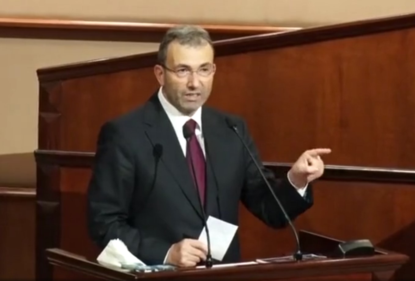 Ahmet Cin konuştu, İBB karıştı: CHP'li Nuri Aslan mikrofonu kapattırdı!