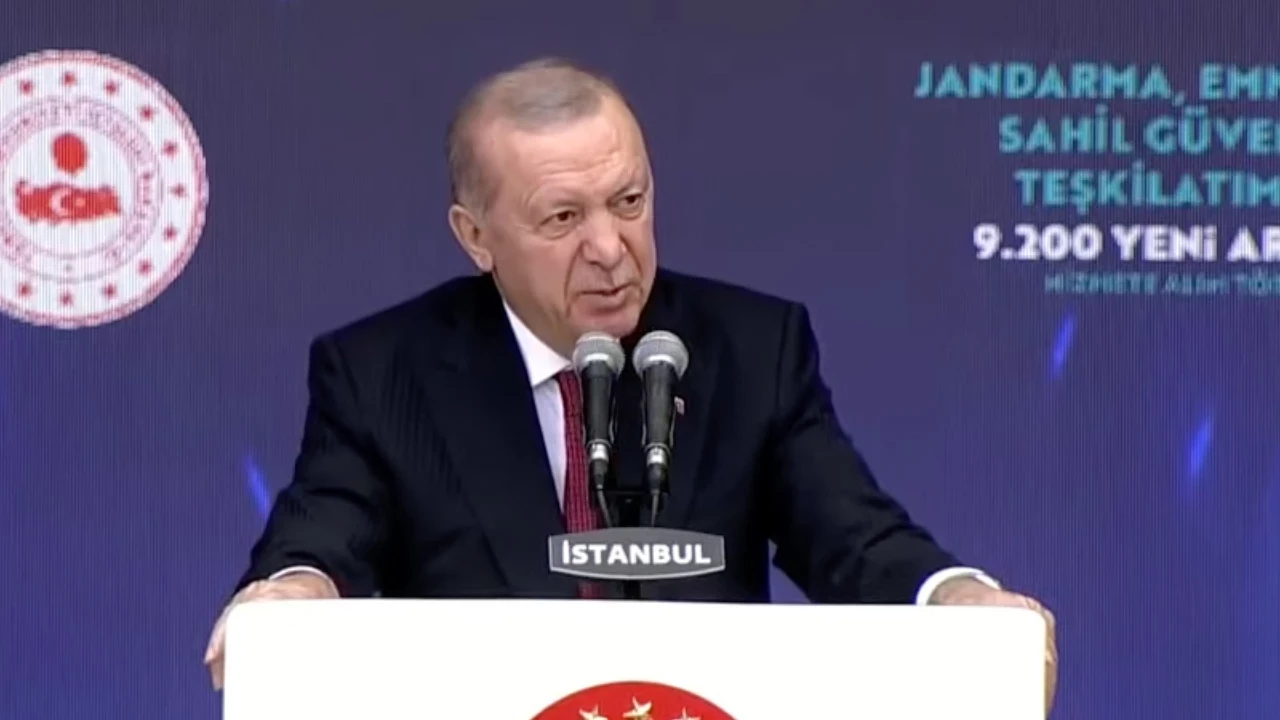 Cumhurbaşkanı Erdoğan'dan önemli açıklamalar: Demokrasinin duraklatılmasına eyvallah demedik!