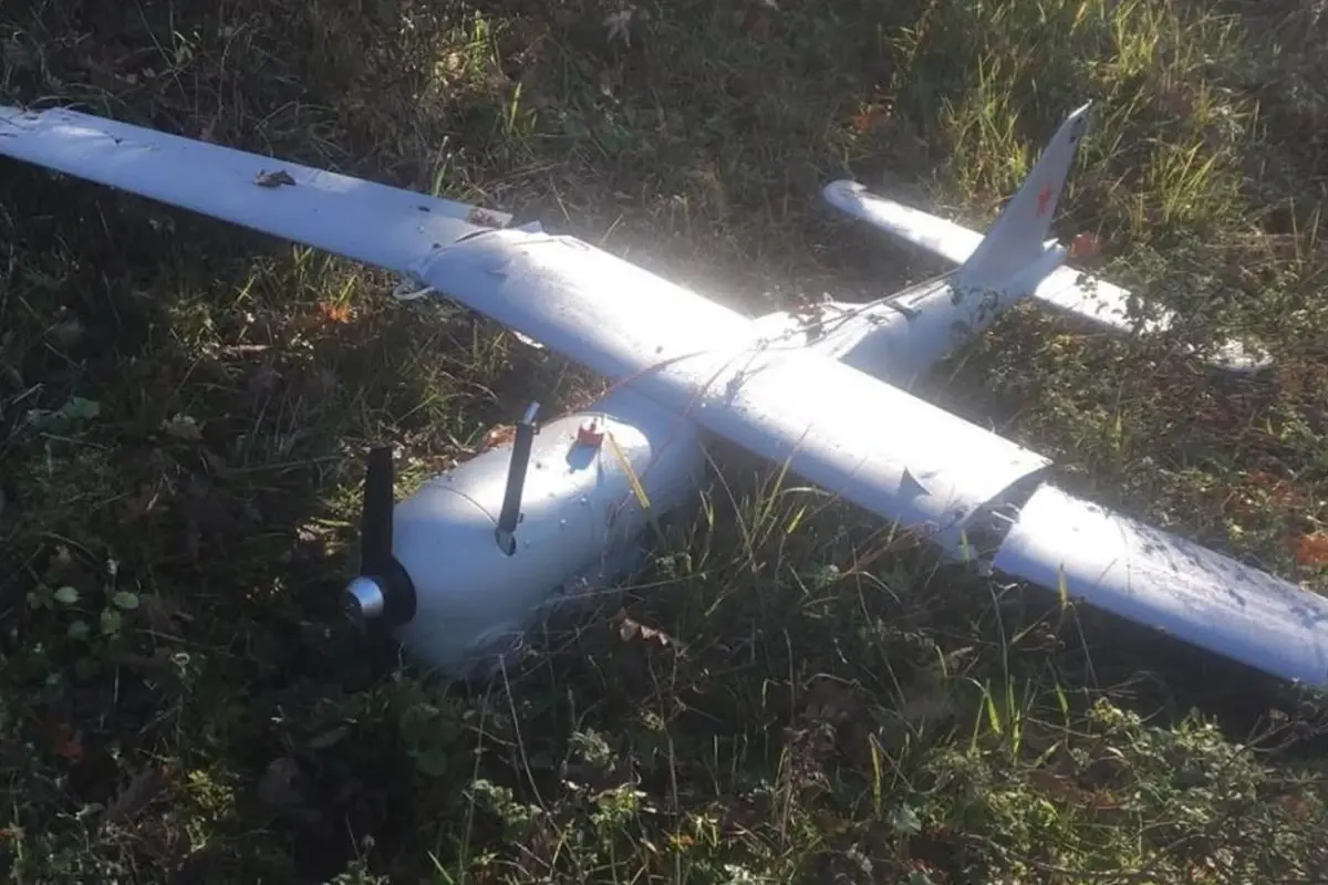 Ankara'nın ardından bir ilimize daha İHA paniği! İzmit'e İHA düştü! Kamerası çalışır durumda, üzerinde kırmızı yıldız var