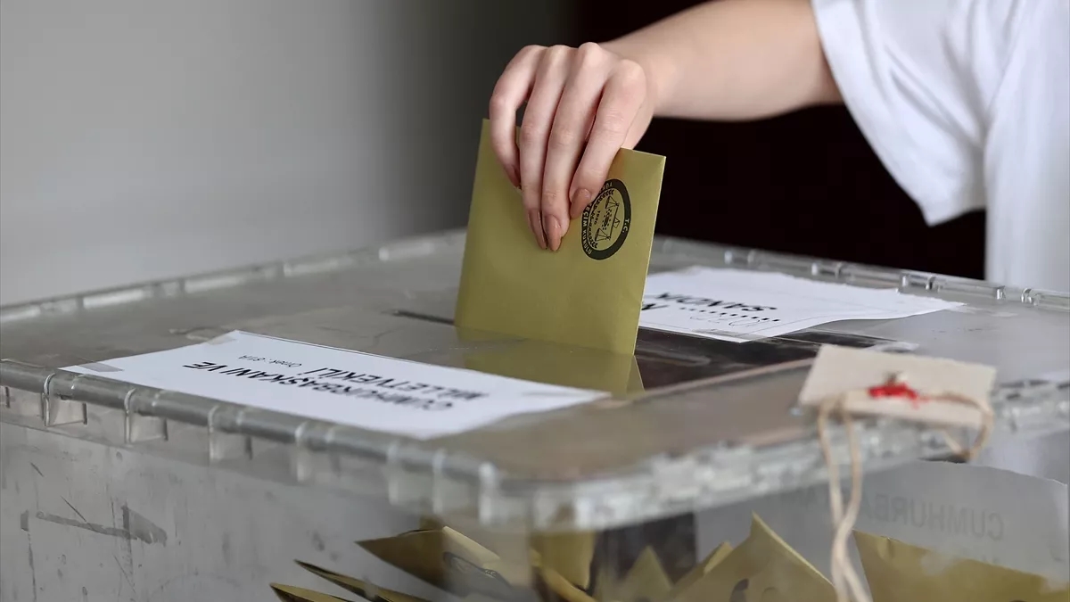 Son seçim anketinde dikkat çeken değişim: Ara fark giderek açılıyor!
