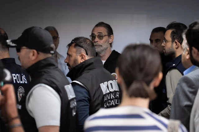 Etimesgut Belediyesi'ne yolsuzluk operasyonu: Gözaltına alınan Erdal Beşikçioğlu'ndan ilk görüntü!
