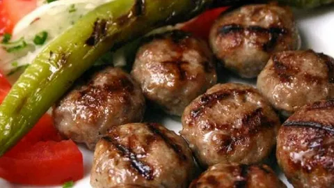 Bakanlık tek tek ifşa etti: Bakın, iki ilimizde vatandaşa et diye ne yedirmişler!