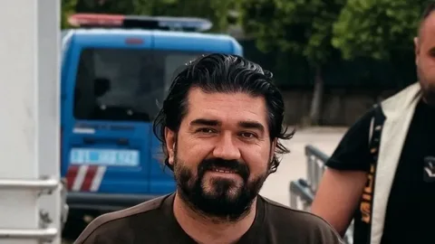 Üç aydır tutukluydu: Rasim Ozan Kütahyalı tahliye edildi