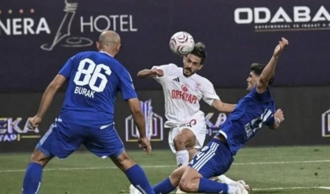 Pendikspor kıyasıya mücadelenin sonunda 1 puana razı oldu: Orfa Yapı Pendikspor 1-1 Bandırmaspor
