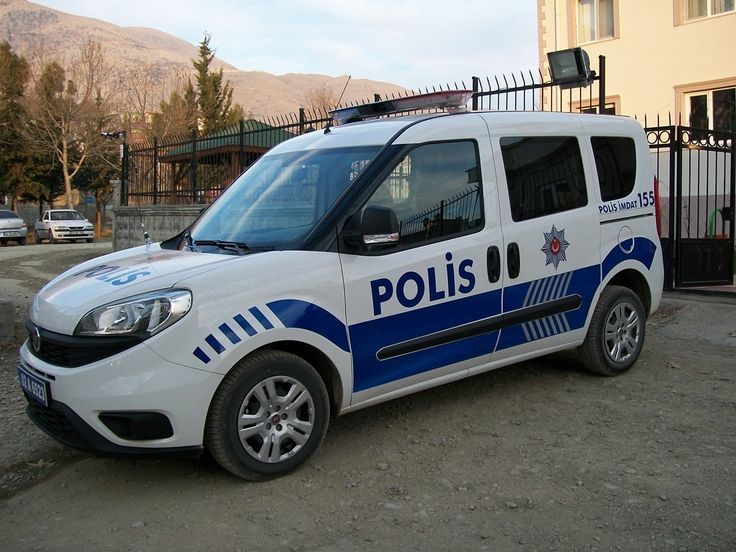 Adana Seyhan'da ortaokulda bıçaklı saldırı: Kız öğrenci arkadaşını "Sen benim dedikodumu yaptın" diyerek yaraladı!