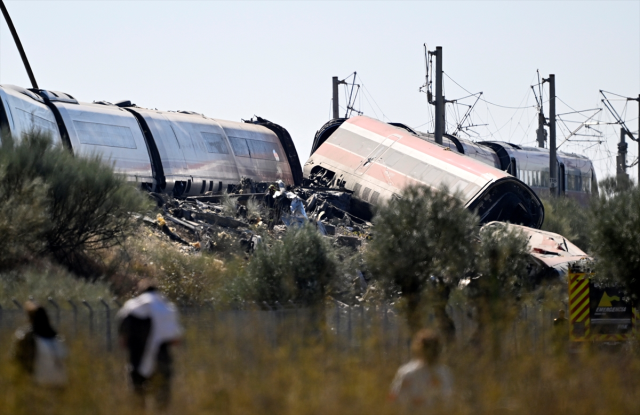 İspanya’daki korkunç tren kazası bakın neden meydana gelmiş!