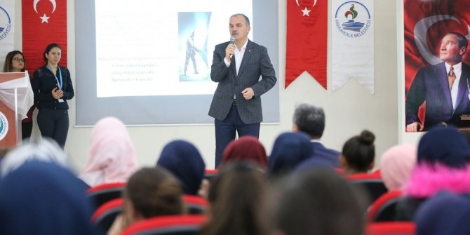 Başkan Gürlesin, öğrencilere geri dönüşümün önemini anlattı