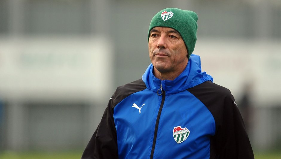 Bursaspor'un Teknik Direktörü  Paul Le Guen Neden Hastaneye Kaldırıldı