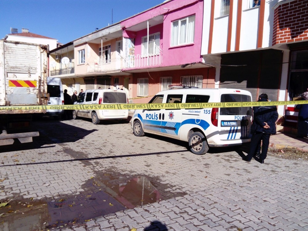 Adıyaman'ın Gölbaşı ilçesinde Yaşlı adam evinde ölü bulundu