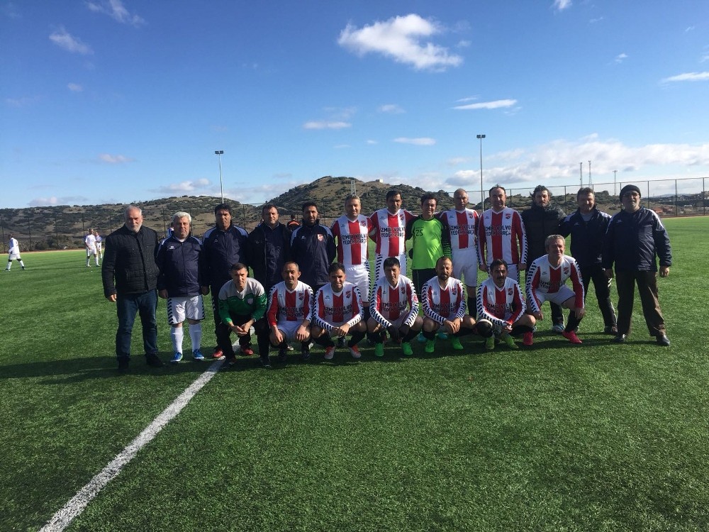 Ege Masterler Futbol  turnuvasında Kula Masterler kendi evinde galip