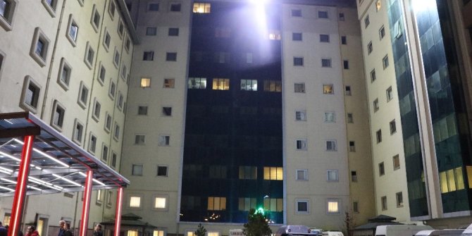 Rize’de 2018’in ilk dakikalarında çocuk acilinde çıkan yangın paniğe neden oldu