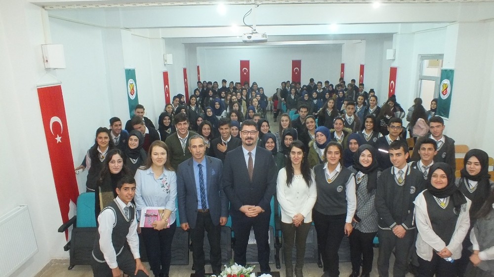 Muş Malazgirt’te ‘Kariyer Günleri’ etkinliği